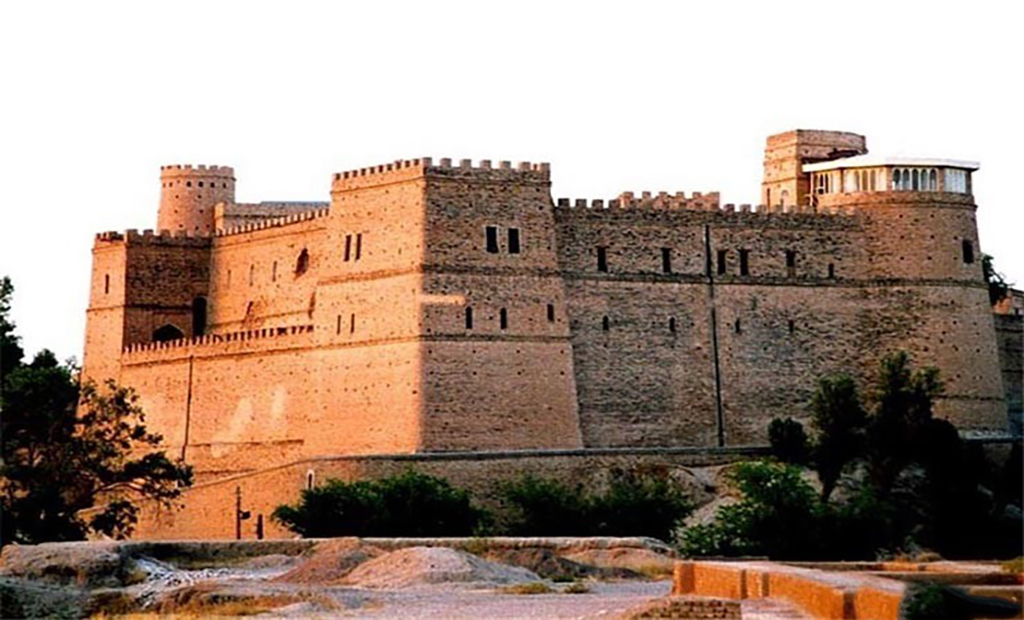 قصر آپادانا(سنگ طبیعی)