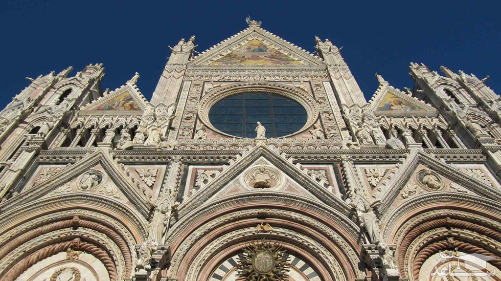 نما با معماری رومانسک(نمای ساختمان)