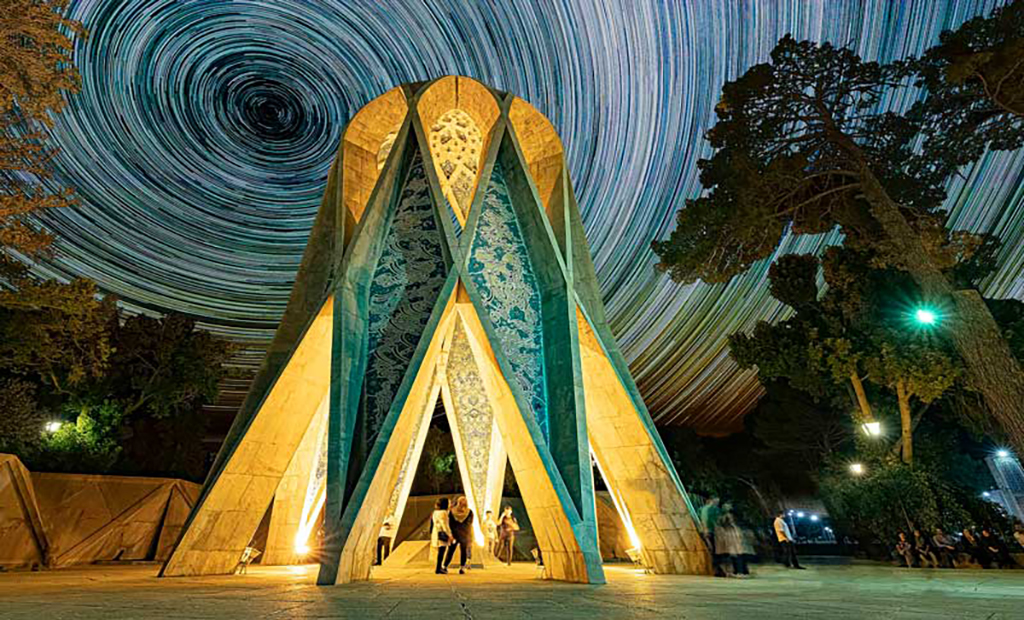 آرامگاه خیام بعد از باسازی (نمای ساختمان)