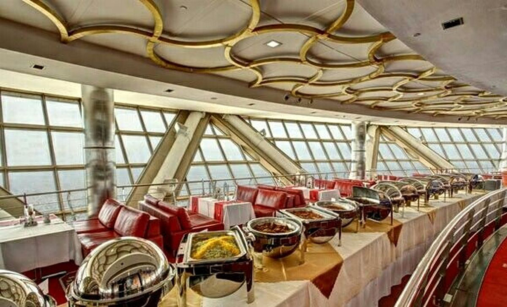 رستوران گردان برج میلاد(نمای ساختمان)