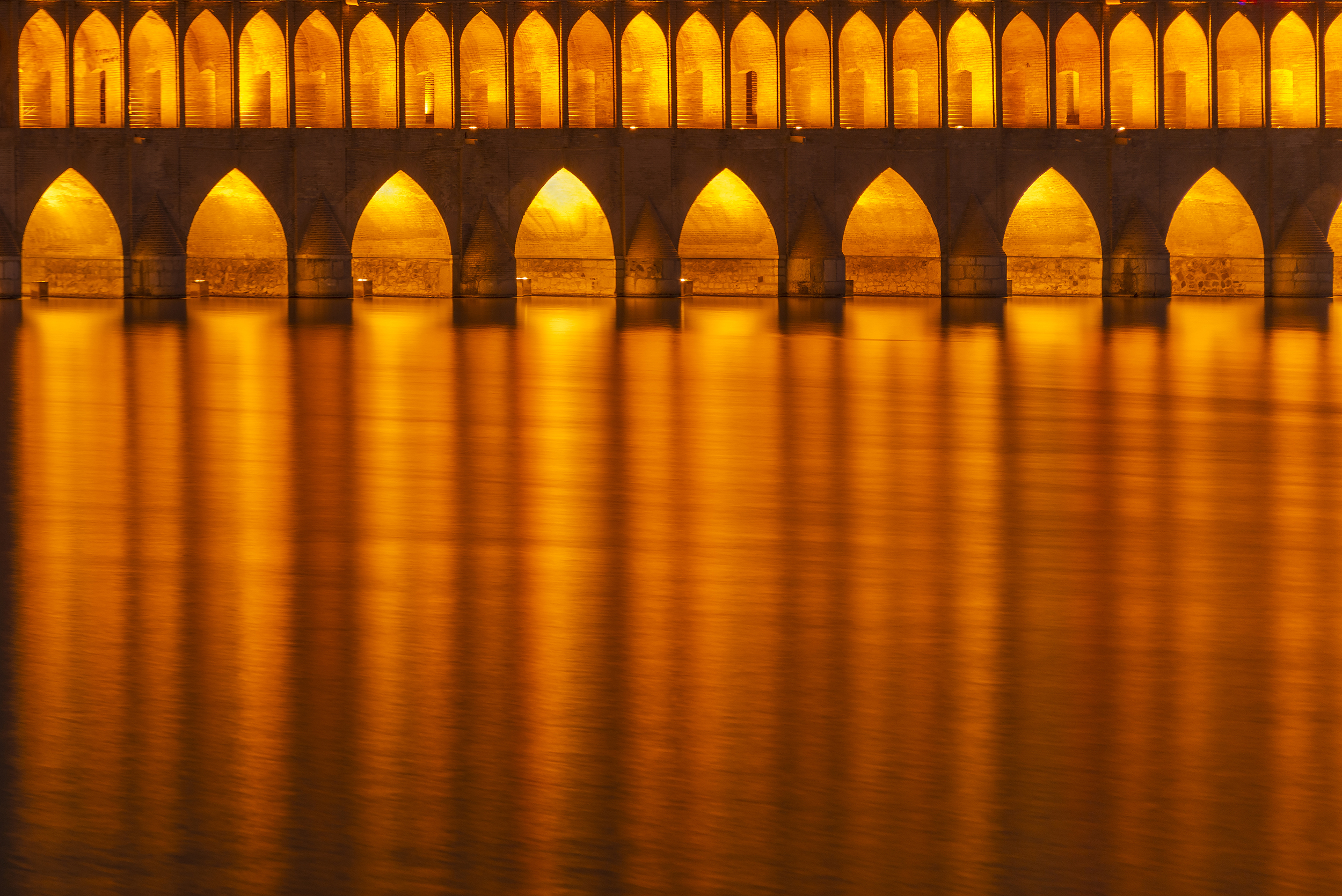 سی و سه پل اصفهان