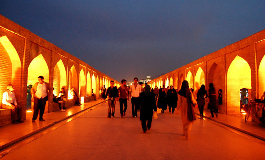 سی و سه پل اصفهان(نمای ساختمان)