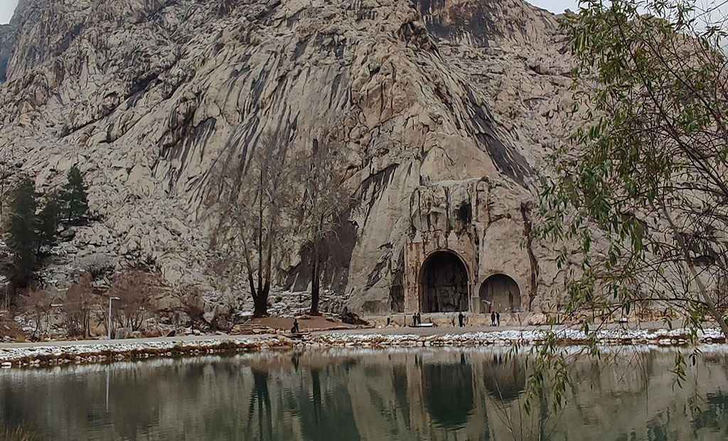 طاق بستان(نمای ساختمان)