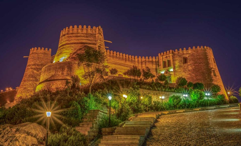 قلعهی فلک الافلاک(خرید سنگ)